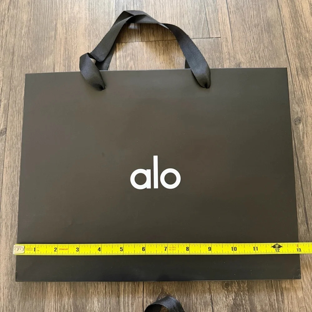ALO Yoga Black Paper Shopping Bag Gift Bag Tote Luxury Reusable Set Two Trendy